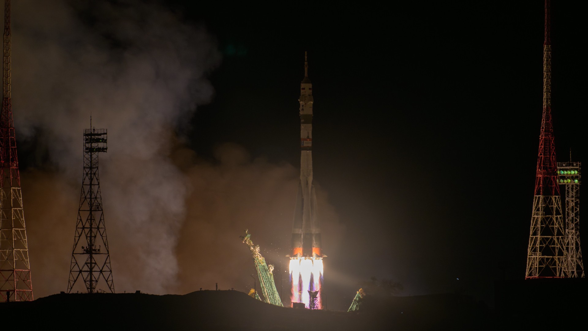 Watch a Russian Soyuz rocket launch 3 astronauts to the ISS today