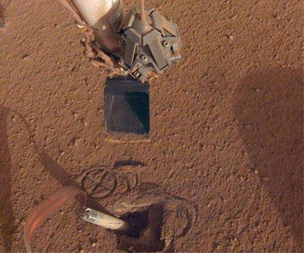 Explanation found for encrusting of the Martian soil