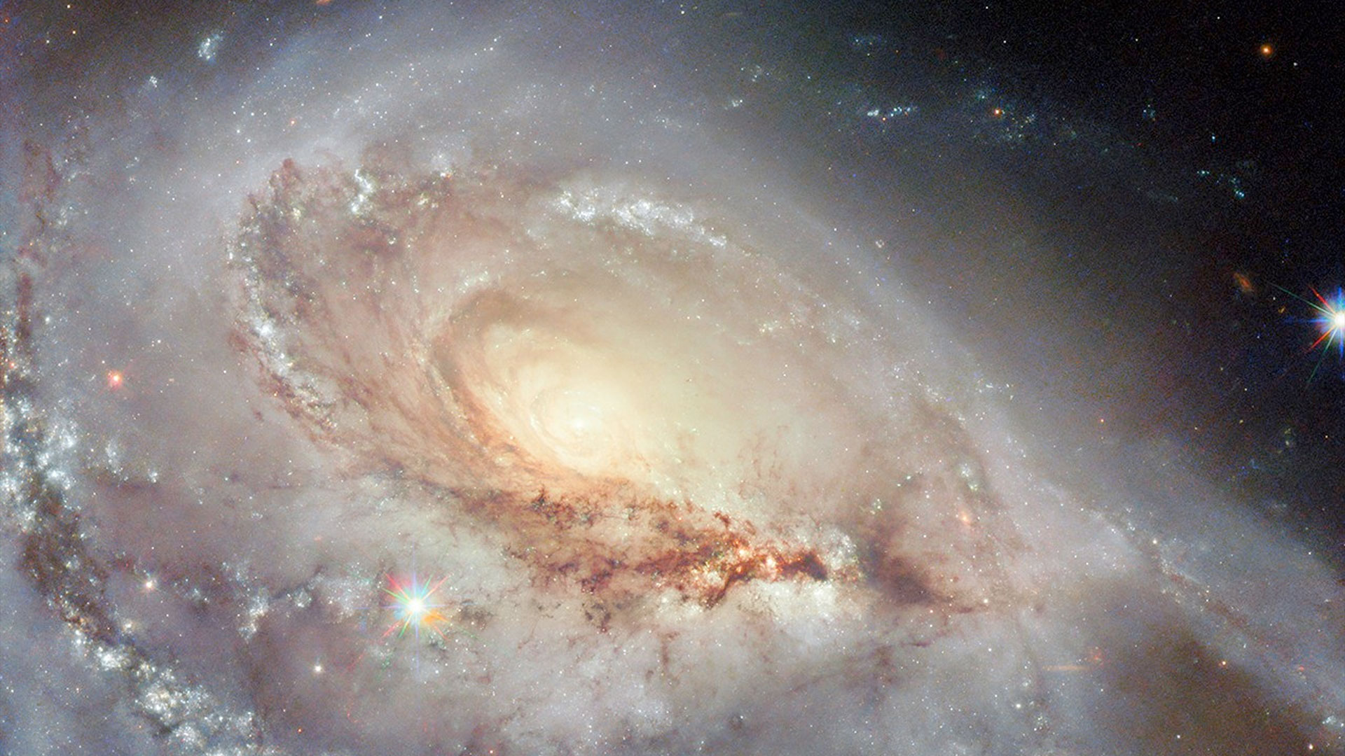 Hubble spies a skewed spiral galaxy | Space photo of the day for May 5, 2025