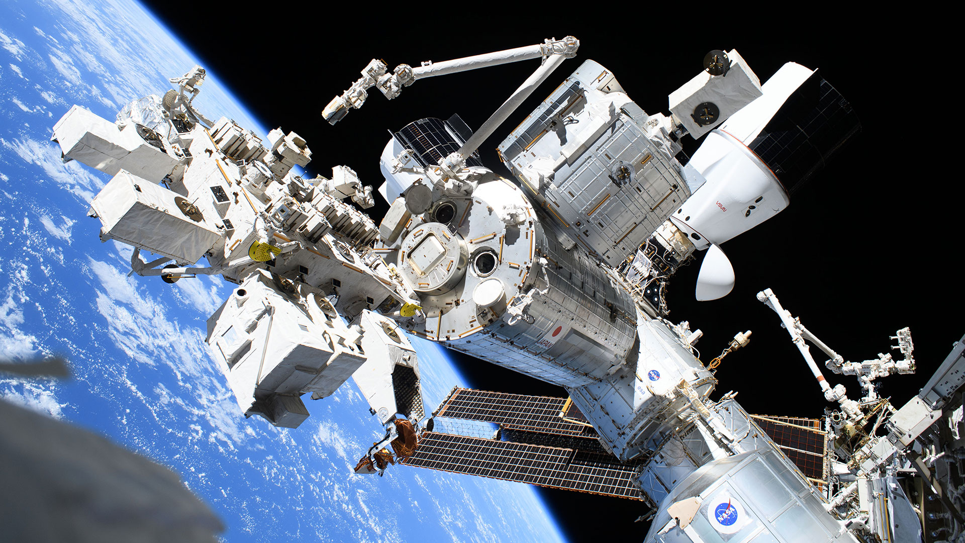 Rooms and a view | Space photo of the day for May 6, 2025