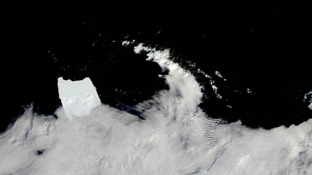 See the world's largest iceberg stranded in the South Atlantic (satellite photo)