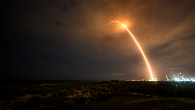 SpaceX Falcon 9 rocket launches 28 Starlink satellites to orbit from Florida (photos)