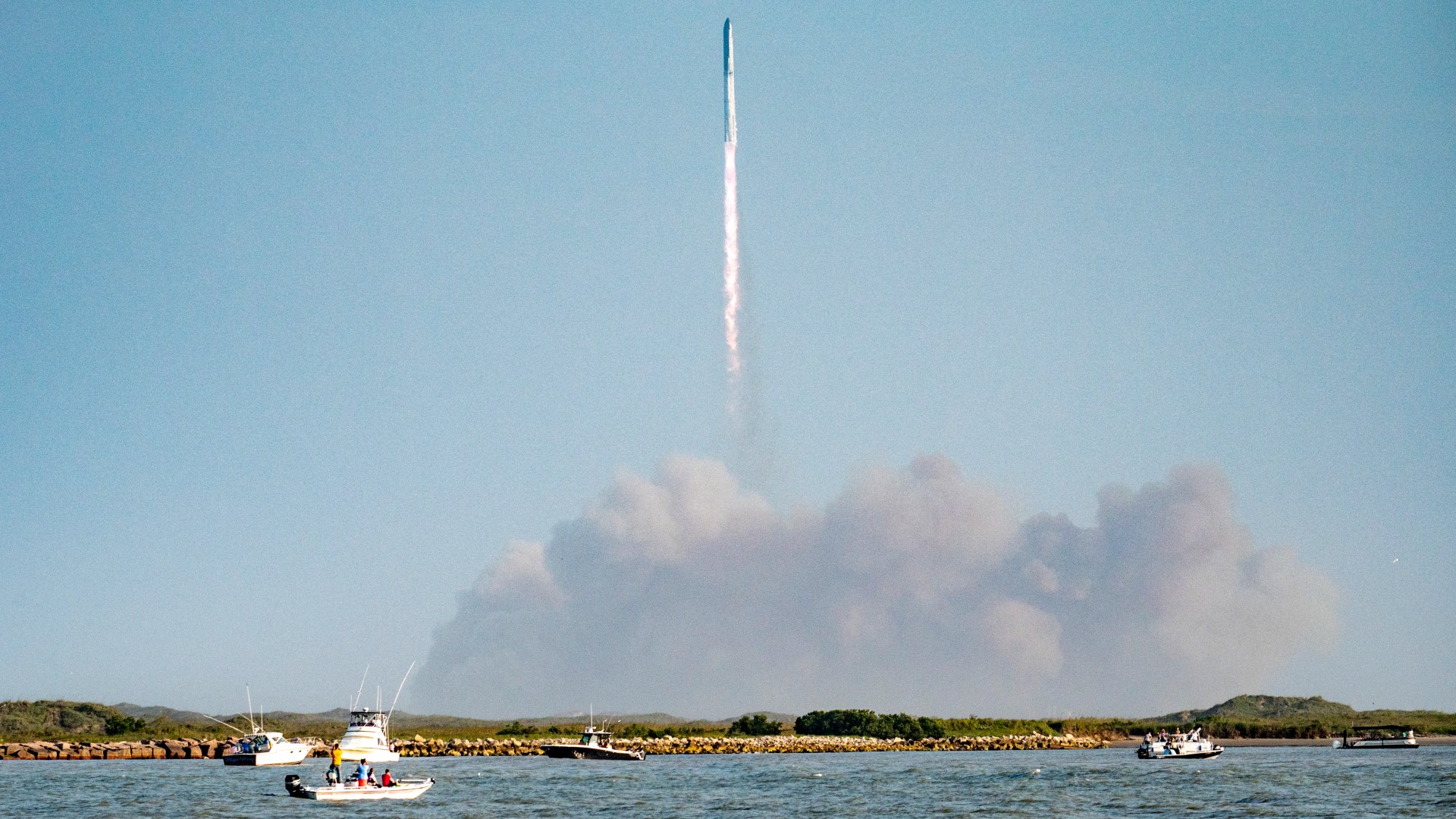 SpaceX reached space with Starship Flight 9 launch, then lost control of its giant spaceship (video)