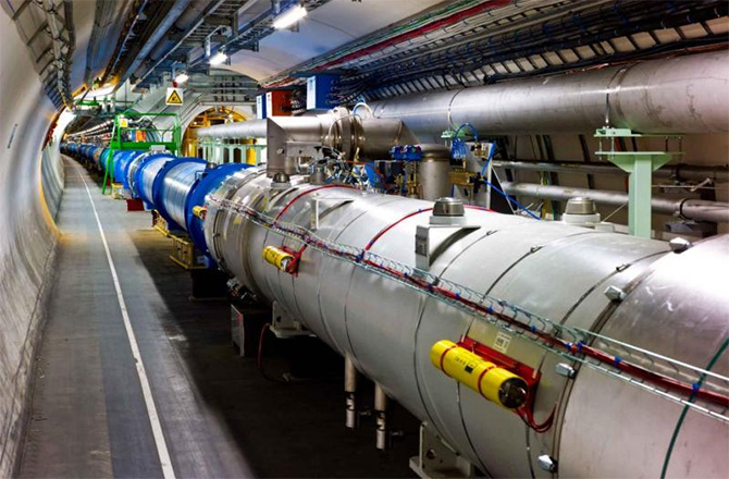 Black holes could work as natural particle colliders to hunt for dark matter, scientists say
