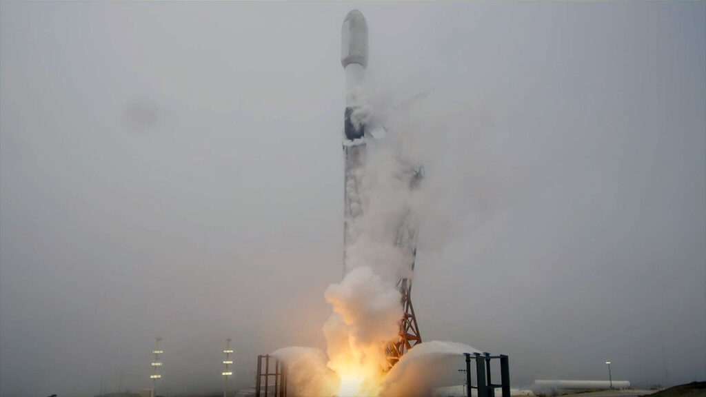 SpaceX adds 27 Starlink satellites to constellation after successful launch from California (video)