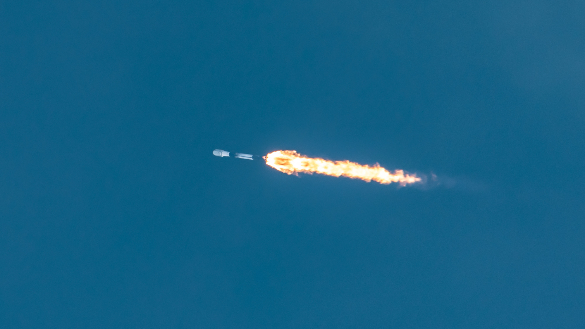 SpaceX launches Starlink satellite stack from Vandenberg Space Force Base (photos)