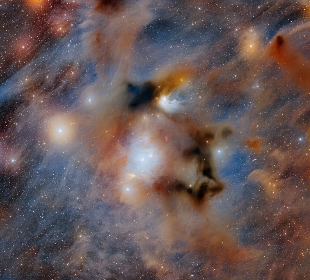 Star-forming cloud Chamaeleon I looks like a cosmic masterpiece in new Dark Energy Camera image (video)