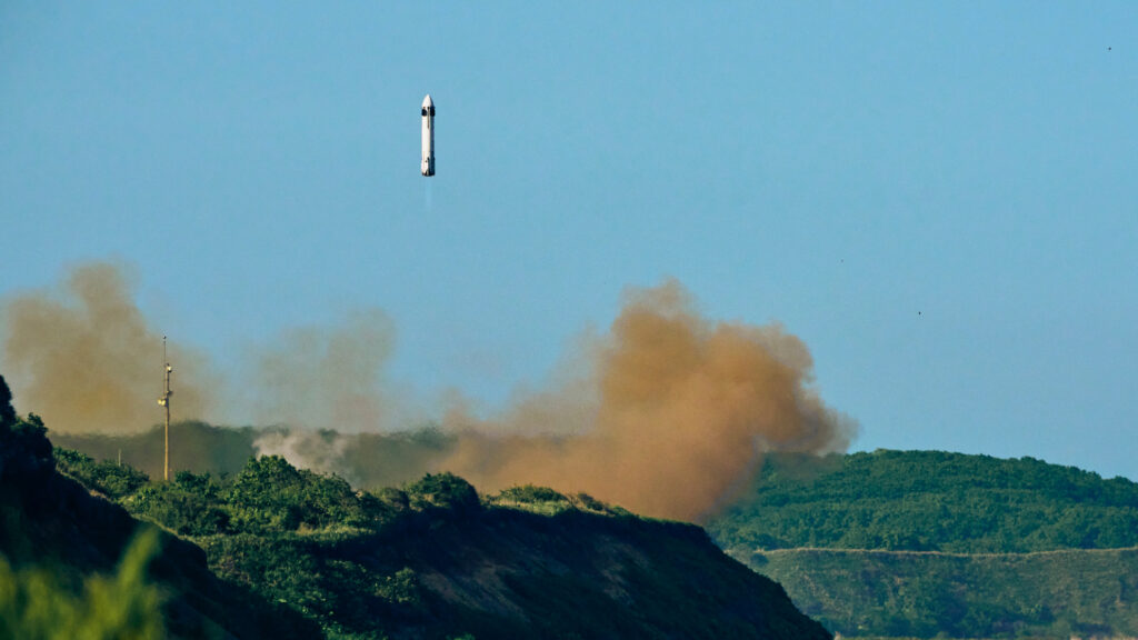 Watch Honda launch (and land) its 1st reusable rocket in this wild video
