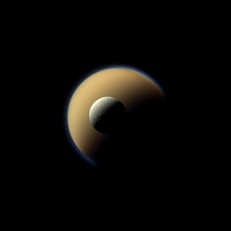 Weird! Titan’s atmosphere is wobbling like a gyroscope