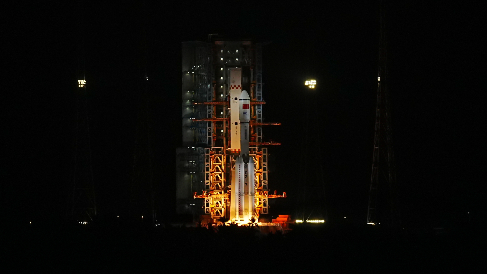 China launches new spacesuits, other supplies to Tiangong space station (video)