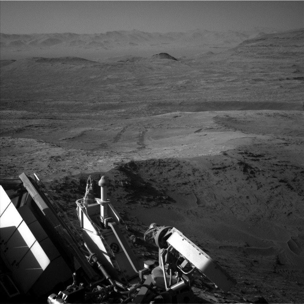 Curiosity Blog, Sols 4614-4615: Driving Along the Boxwork