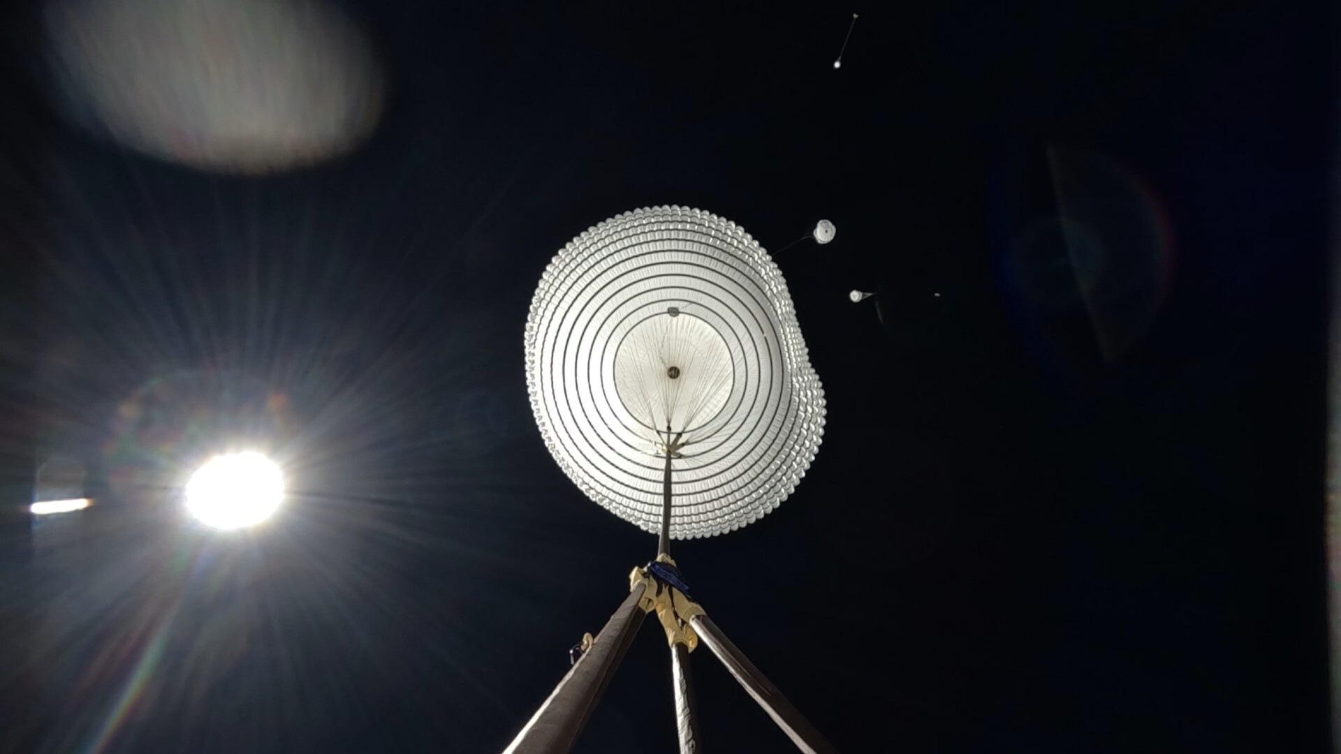 Europe tests largest-ever Mars parachute in the stratosphere above the Arctic (video)