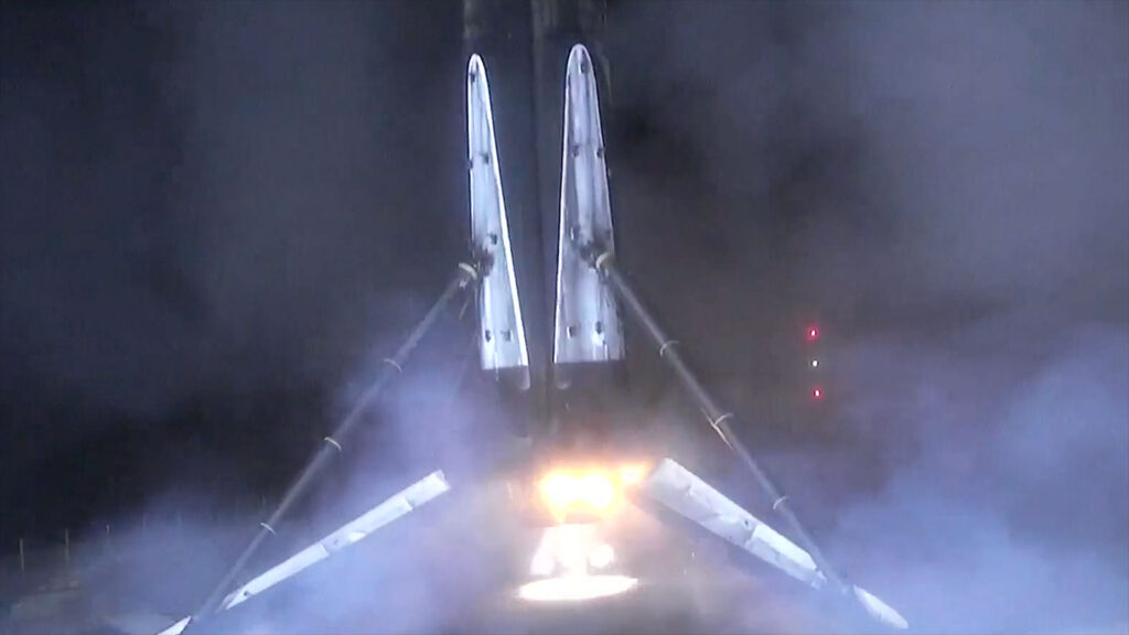 Friday night light: SpaceX launch from California sends two dozen new Starlink satellites into low Earth orbit