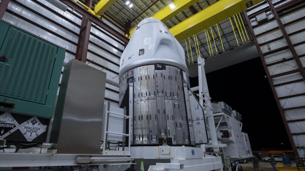 SpaceX Crew Dragon capsule 'Endeavour' arrives at pad ahead of July 31 astronaut launch (photos)
