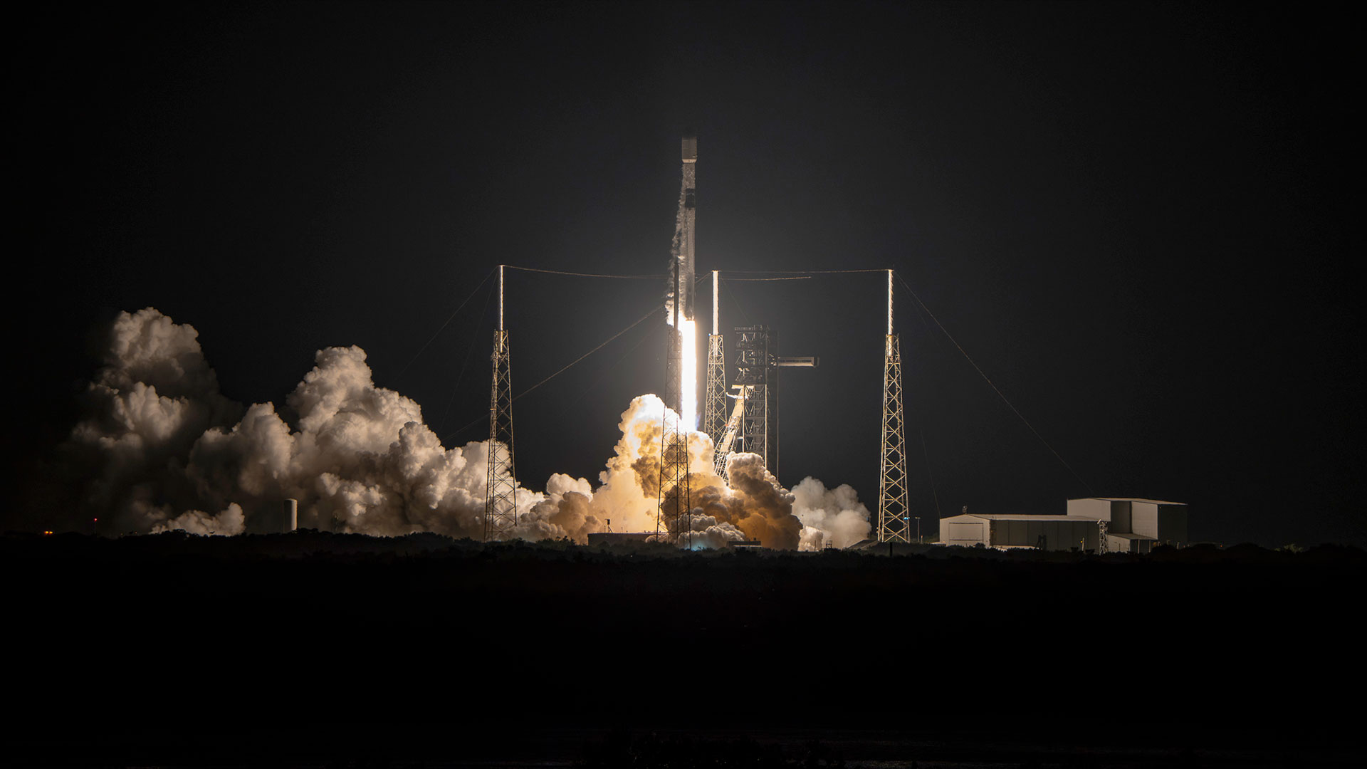 SpaceX launches 28 Starlink satellites from Cape Canaveral