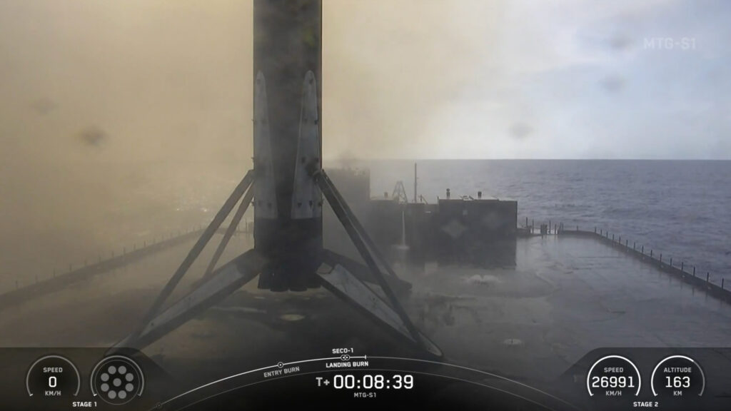 SpaceX launches advanced European weather satellite, lands rocket at sea (video, photos)