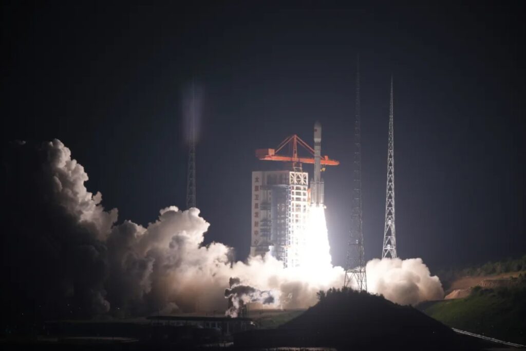 China launches test low-inclination satellite, new Guowang broadband group