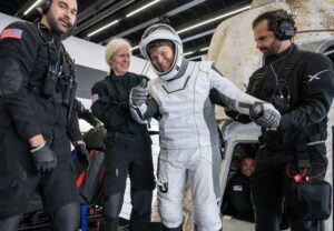Crew 10 returns to Earth with Pacific Ocean splashdown
