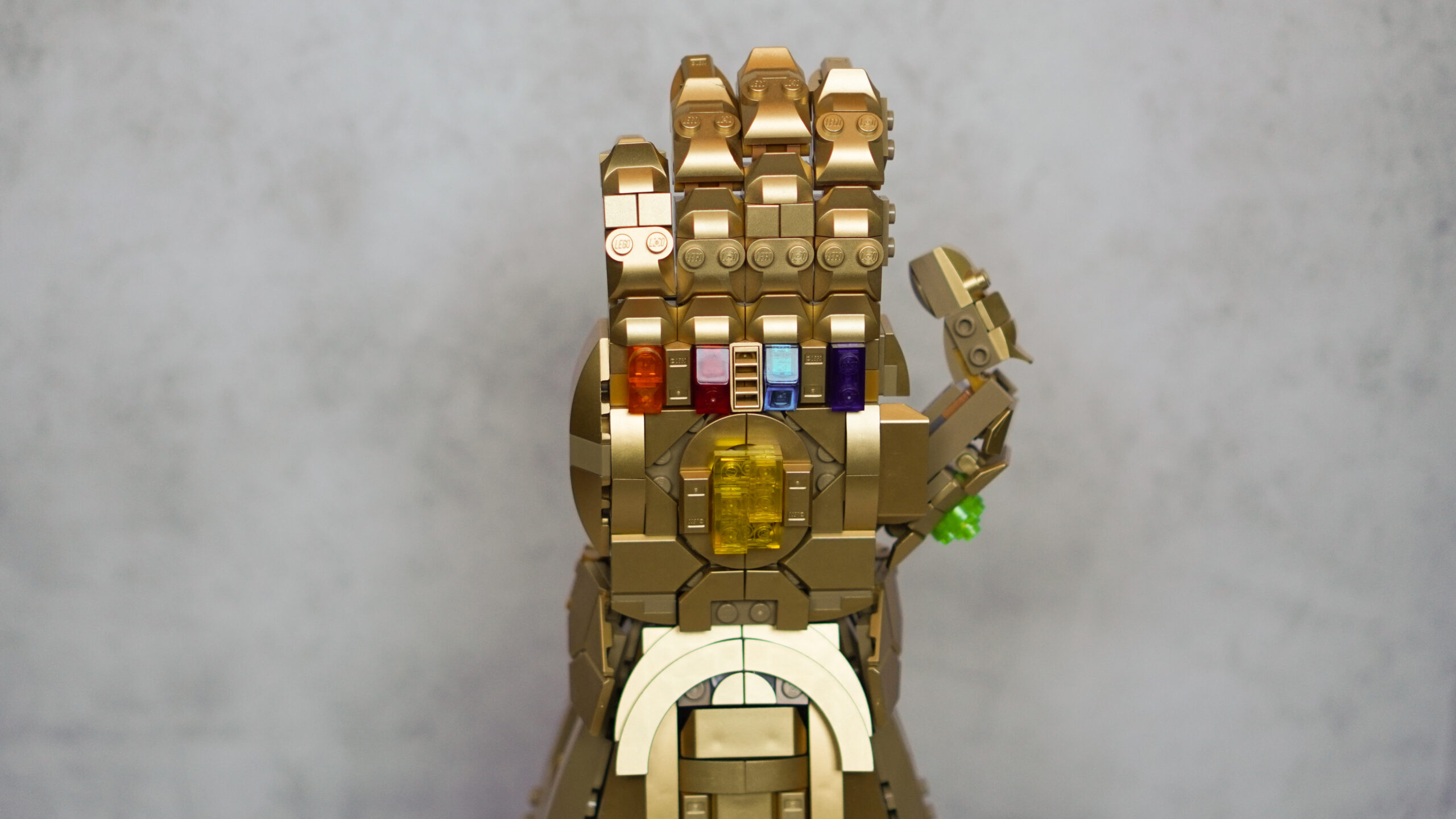 Manipulate the power of the Infinity Stones with 42% savings on the Lego Marvel Infinity Gauntlet set