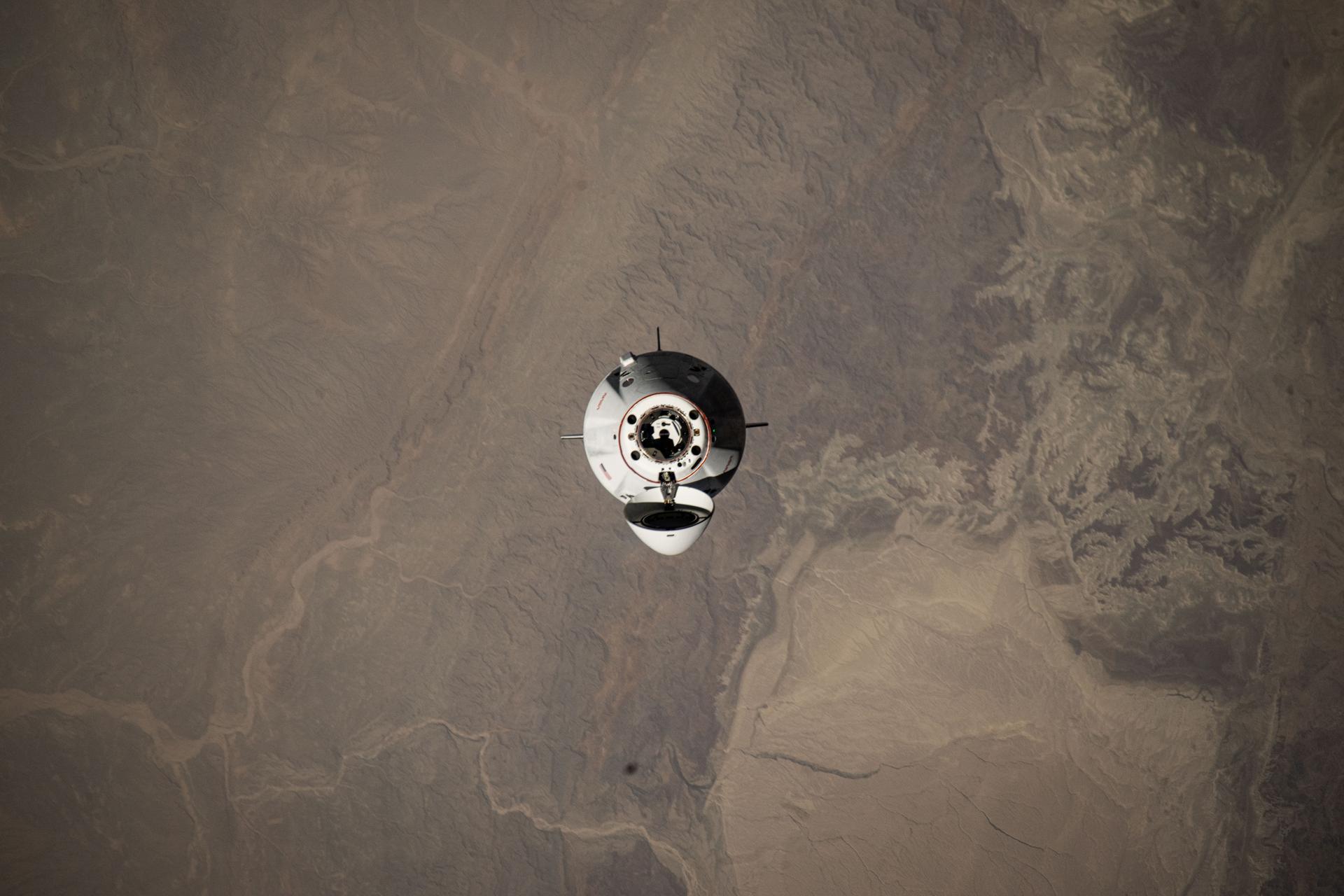 SpaceX Crew-11 Dragon spacecraft approaches the ISS | Space photo of the day for Aug. 14, 2025