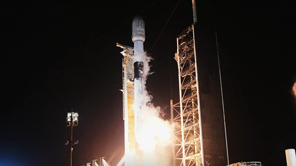 SpaceX Falcon 9 rocket launches Starlink satellites on record-breaking 30th flight (video)