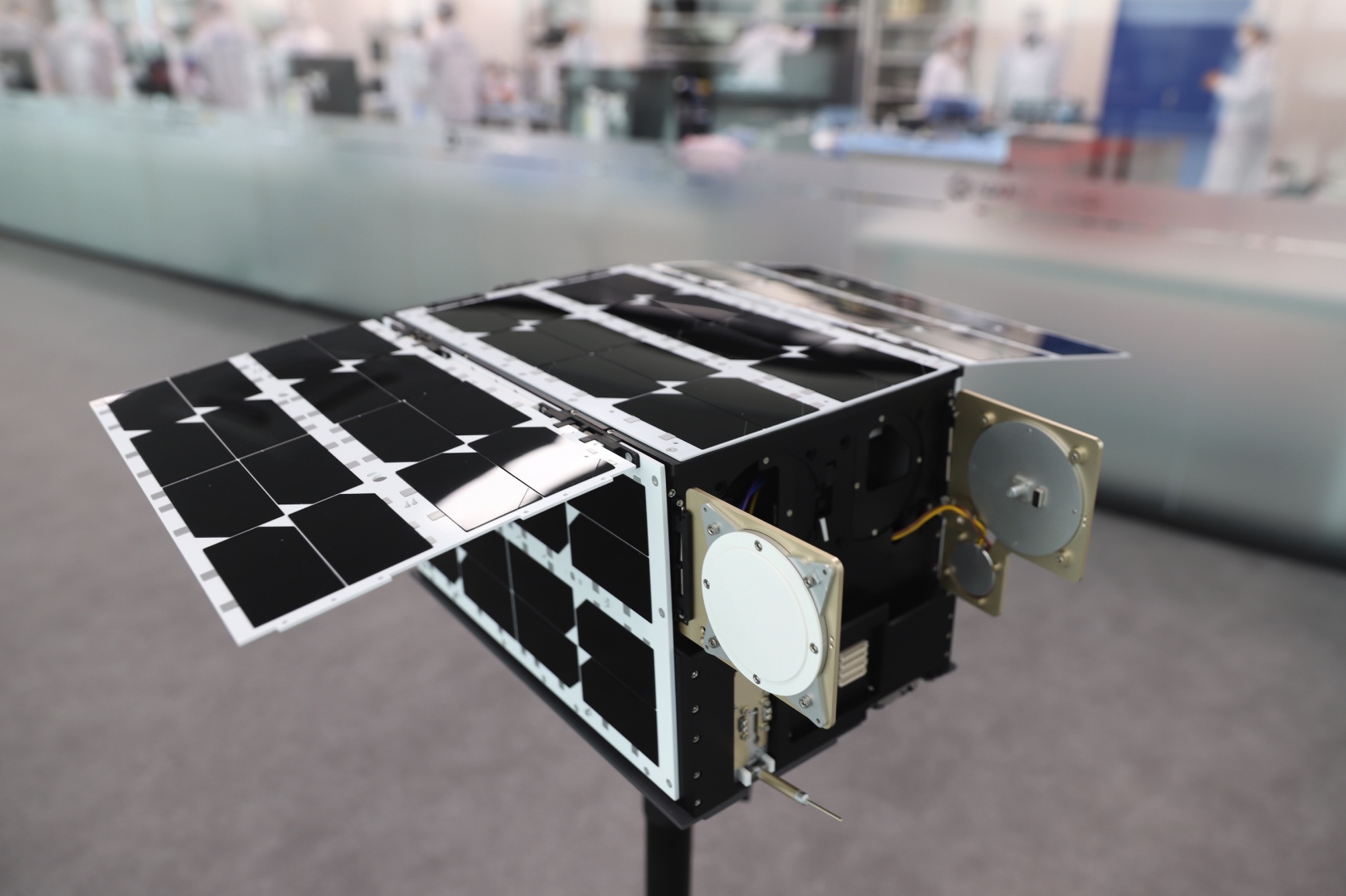Steam thruster entrusted to raise orbit of Artemis 2 cubesat