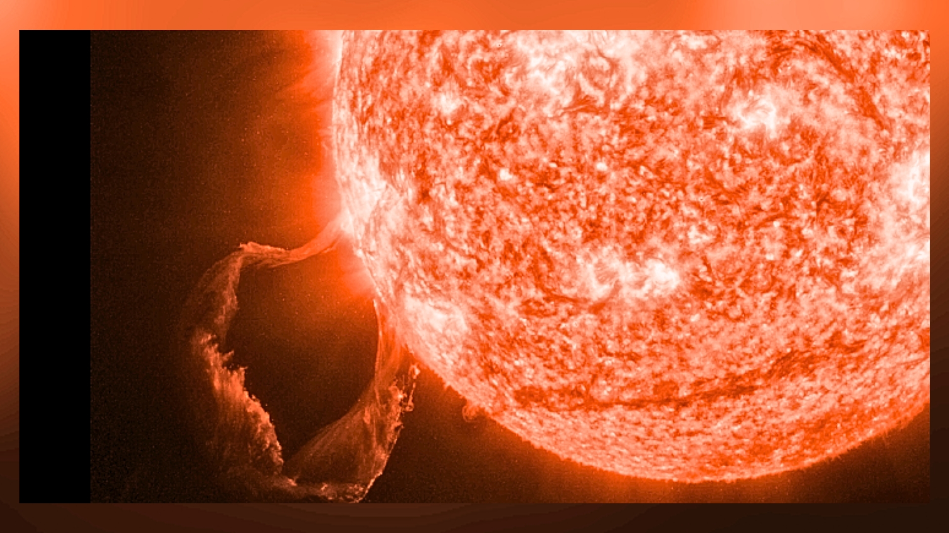 Watch 2 fiery blasts erupt from the sun — is Earth in the danger zone? (video)