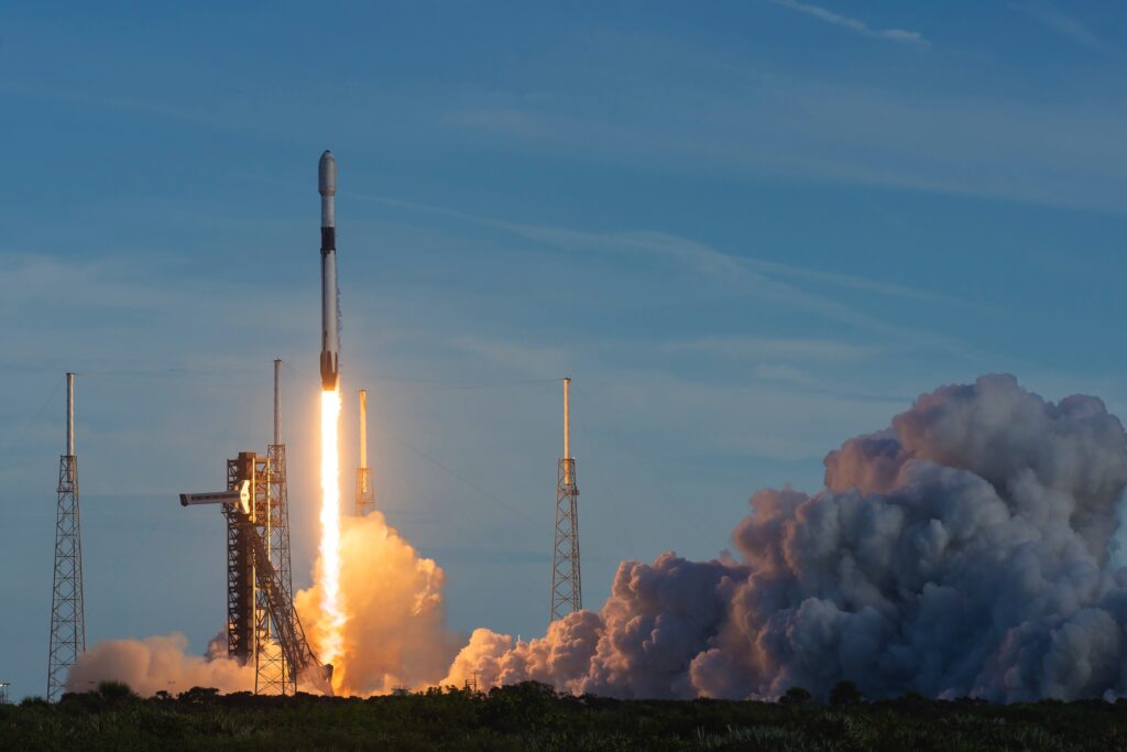 White House issues executive order to revamp commercial space regulations
