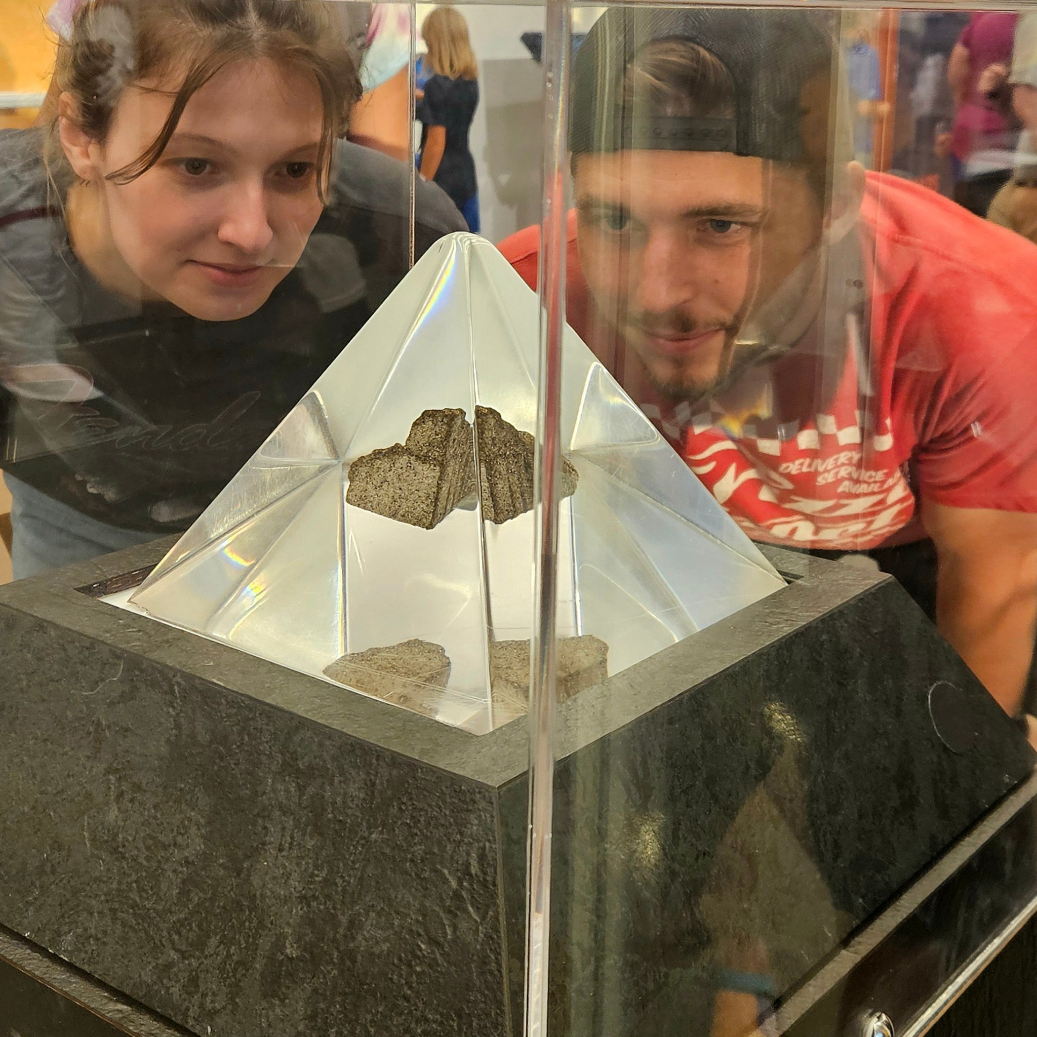Glenn Highlights Space Exploration at Minnesota State Fair 