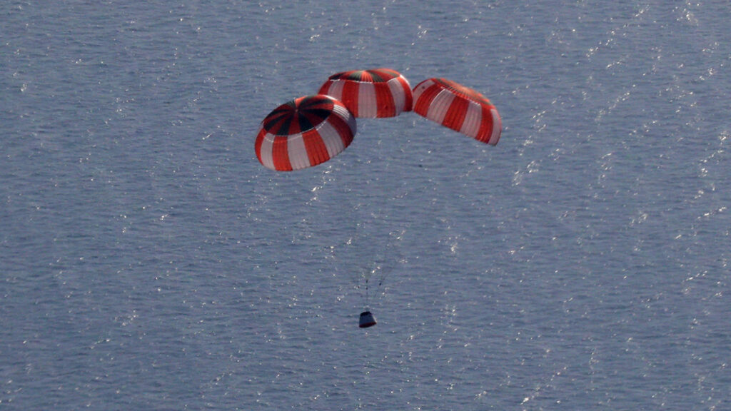 India tests parachutes for 1st-ever human spaceflight mission in 2027 (photos)