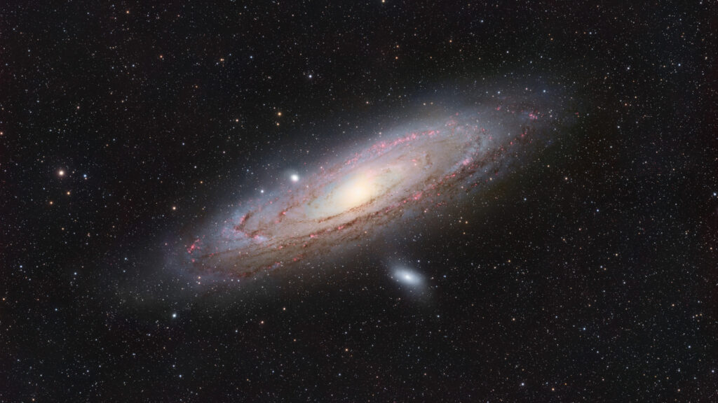 See our neighboring galaxy Andromeda shine in stunningly detailed astrophotography portrait (photo)