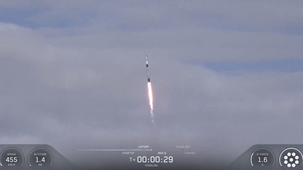 SpaceX launches 24 Starlink internet satellites to orbit from California (video)