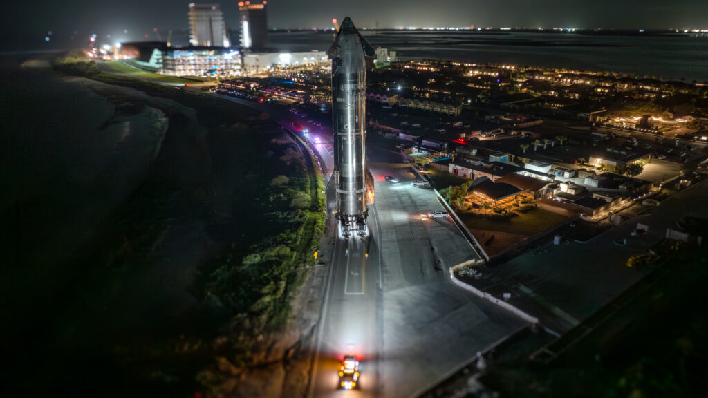 SpaceX moves next Starship spacecraft to launch pad for testing (photos)