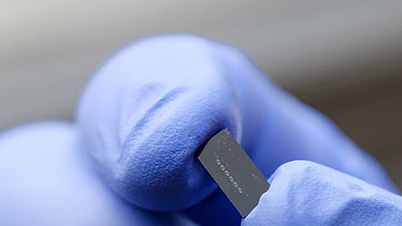 Tricorder Tech: Small Chip To Search For Signs Of Extraterrestrial Life