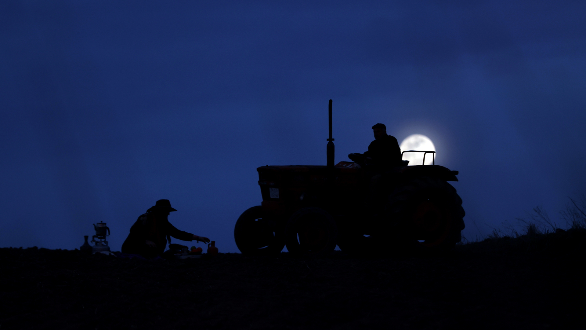 Why 2025's Harvest Moon is a rare October full moon