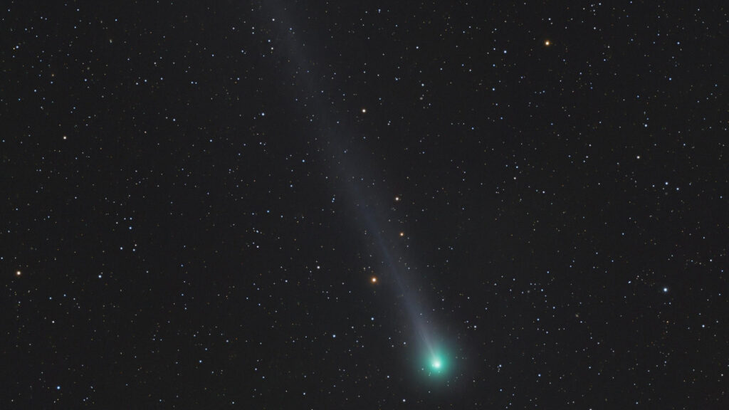 Astrophotographers capture dazzling new views of Comet C/2025 A6 (Lemmon) as it brightens for October skies