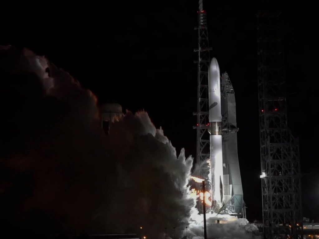 Blue Origin test-fires New Glenn ahead of second launch