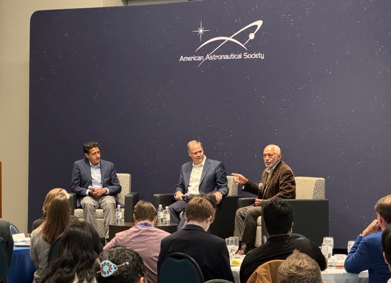 Former NASA administrators call for changes in Artemis lunar lander architecture