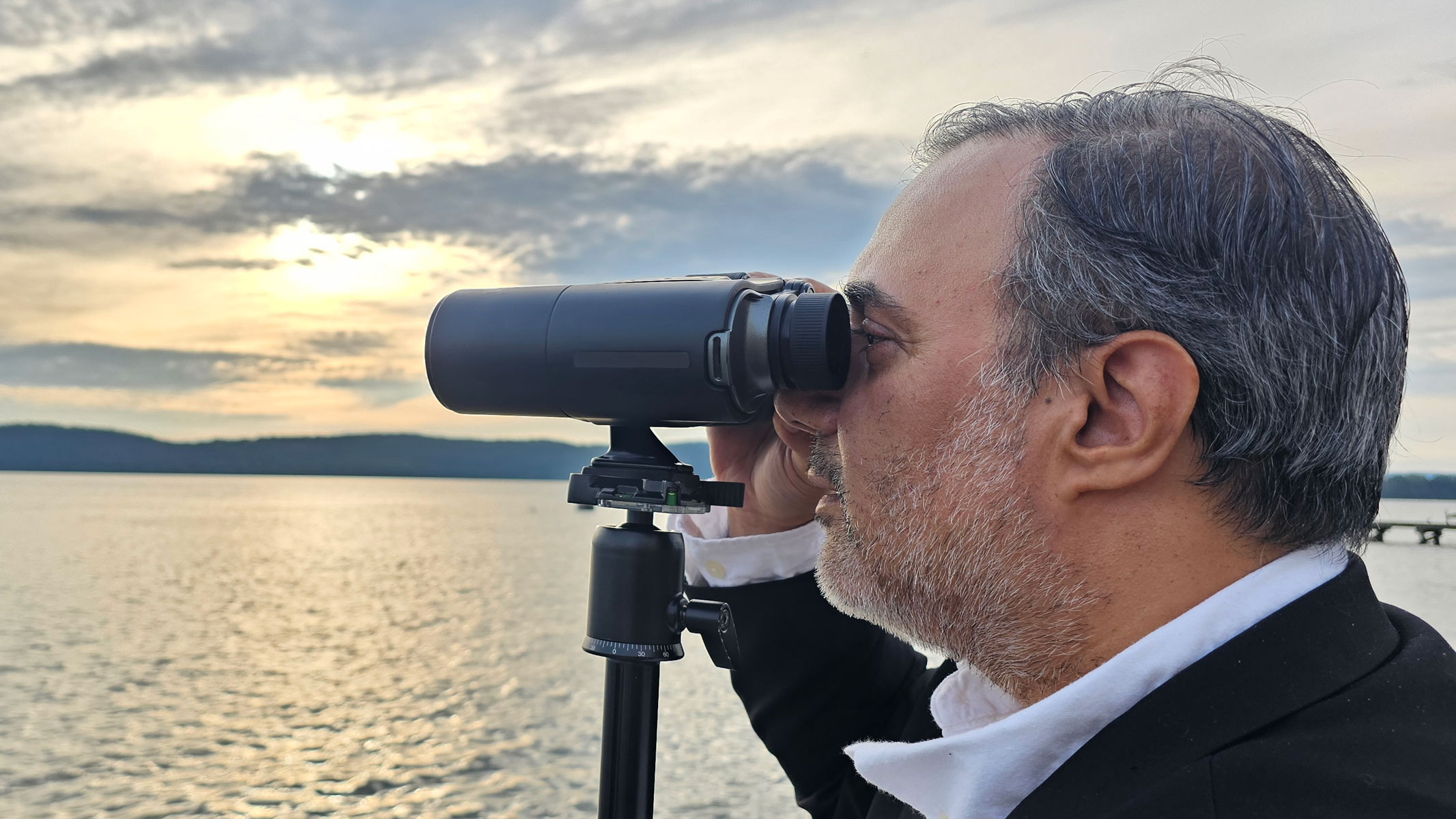 'It felt like something out of Star Trek.' I got a first look at the Unistellar Envision smart binoculars (video)