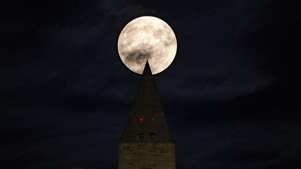 October's full Harvest Moon: See breathtaking photos of 1st supermoon of 2025