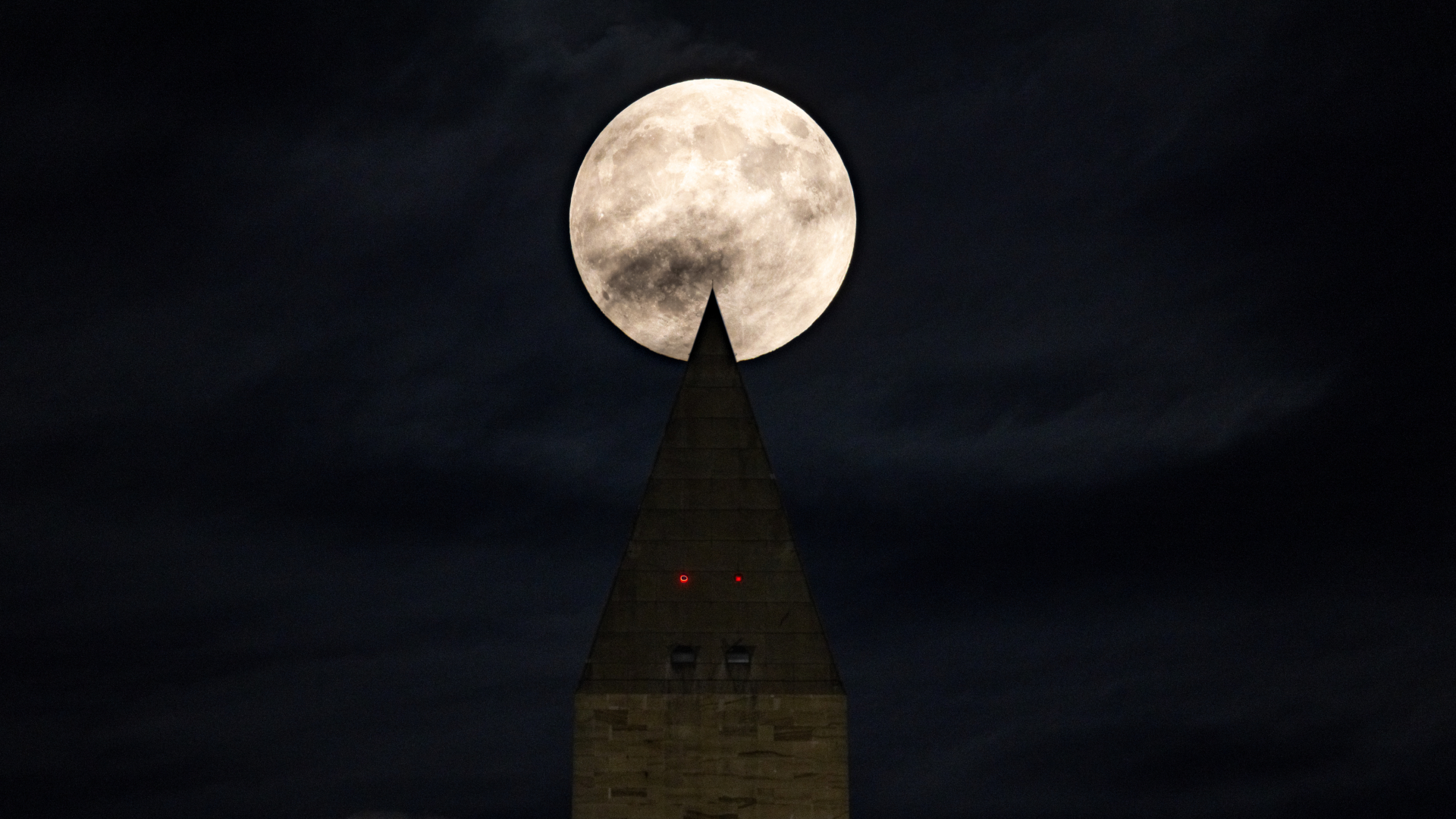 October's full Harvest Moon: See breathtaking photos of 1st supermoon of 2025