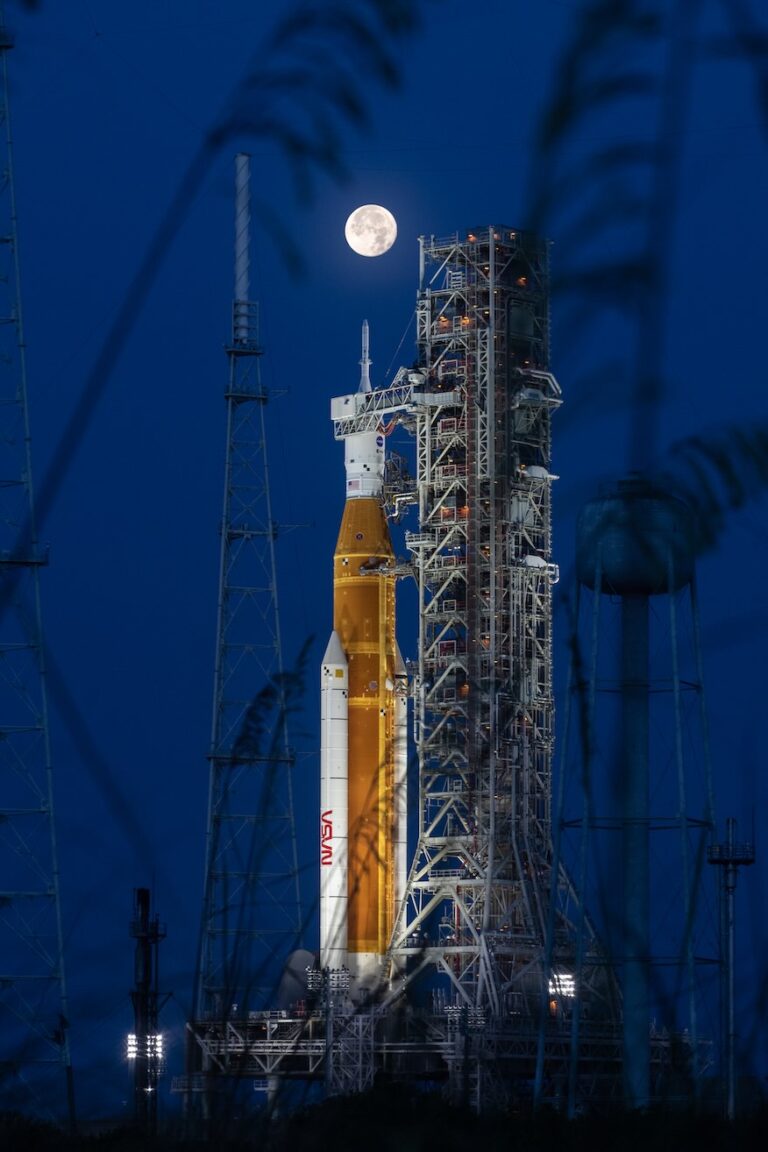 Orion spacecraft arrives at VAB ahead of stacking for Artemis 2