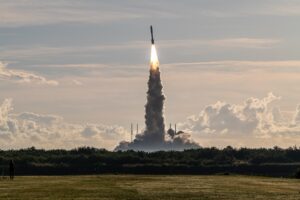 SpaceX delays launching Amazon’s Project Kuiper satellites amid backdrop of poor weather