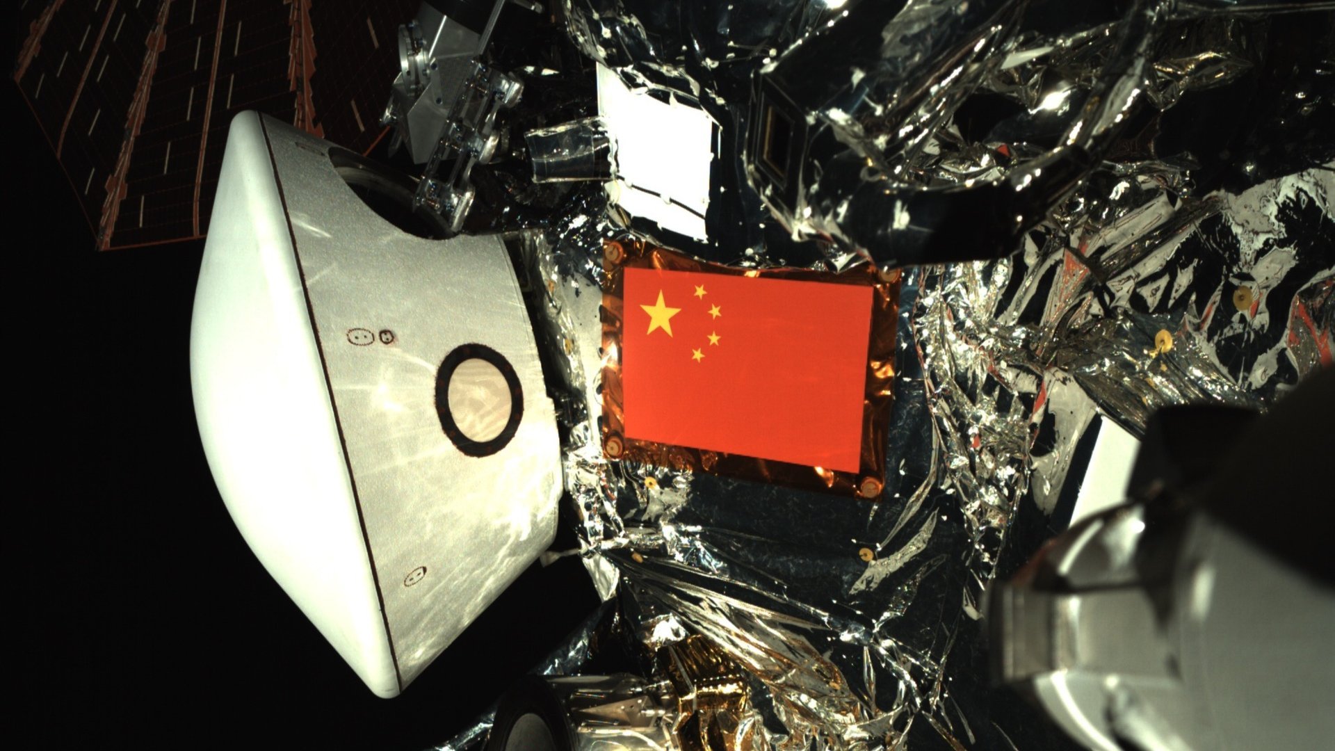 Tianwen-2 Probe Takes a Selfie with Earth to Mark China's National Day