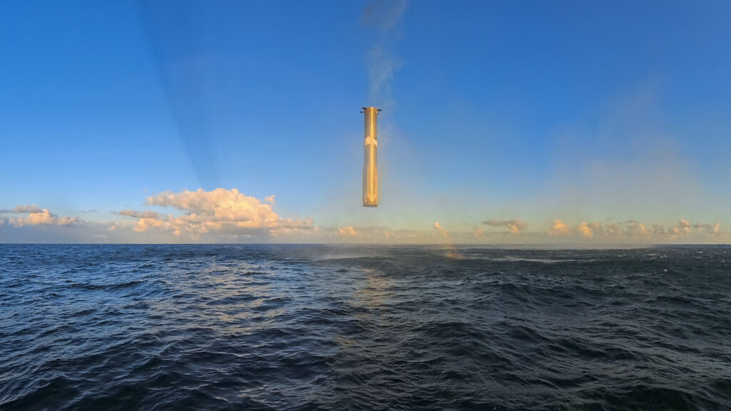 Watch SpaceX's Super Heavy Starship booster hover in mid-air before plunging into the sea (video)