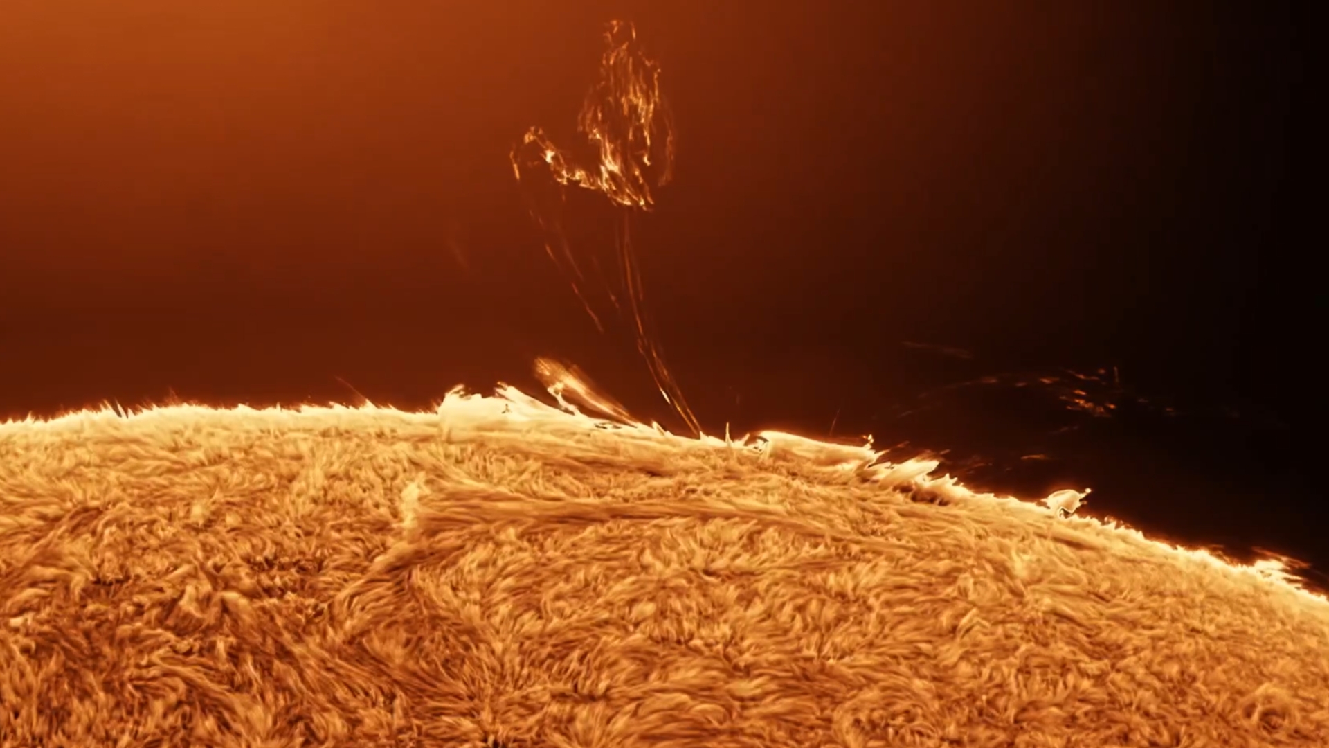Astrophotographer captures fiery plasma dancing above the sun in stunning close-up video