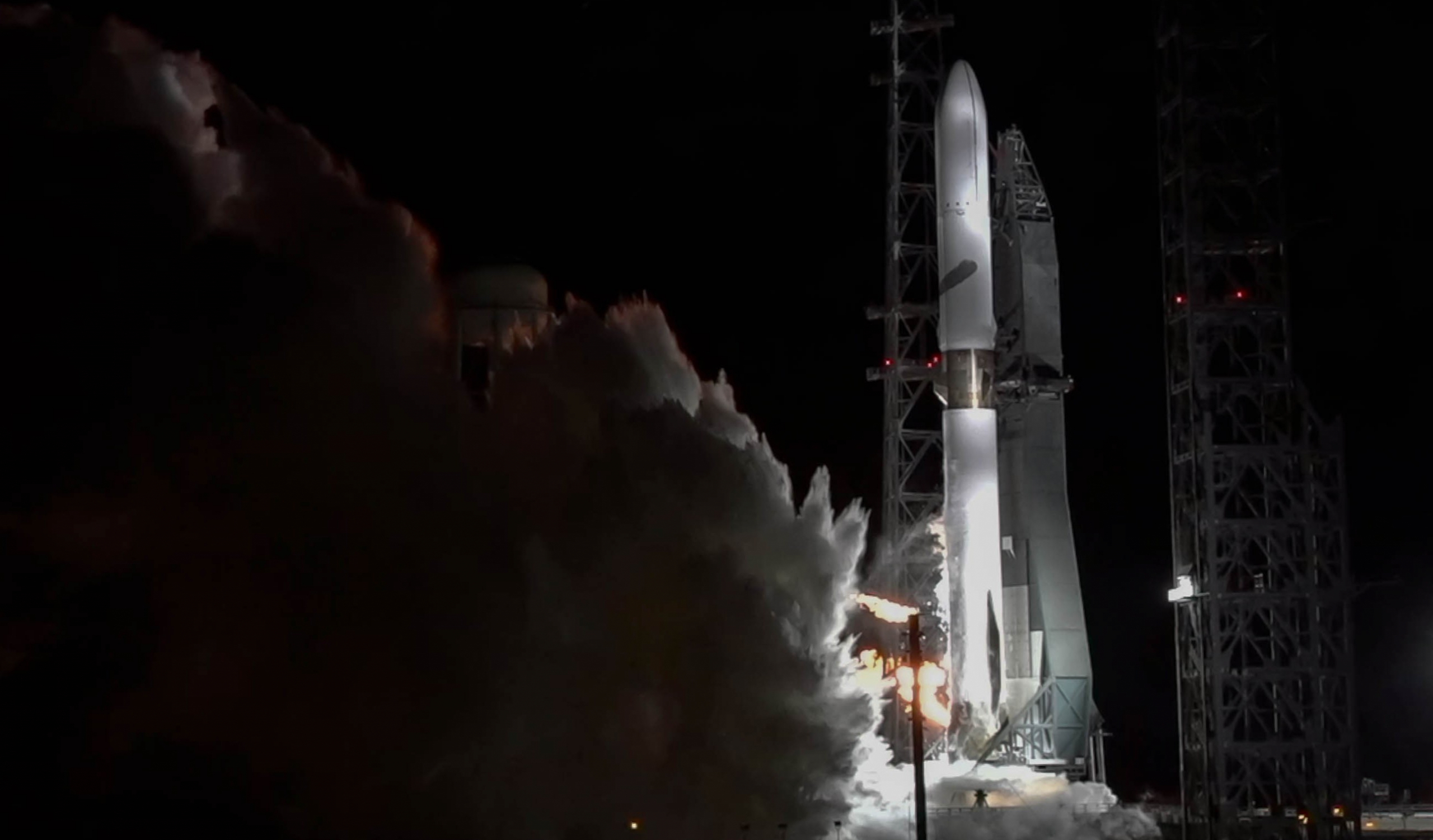 Blue Origin’s New Glenn rocket completes crucial hotfire test ahead of Mars mission launch