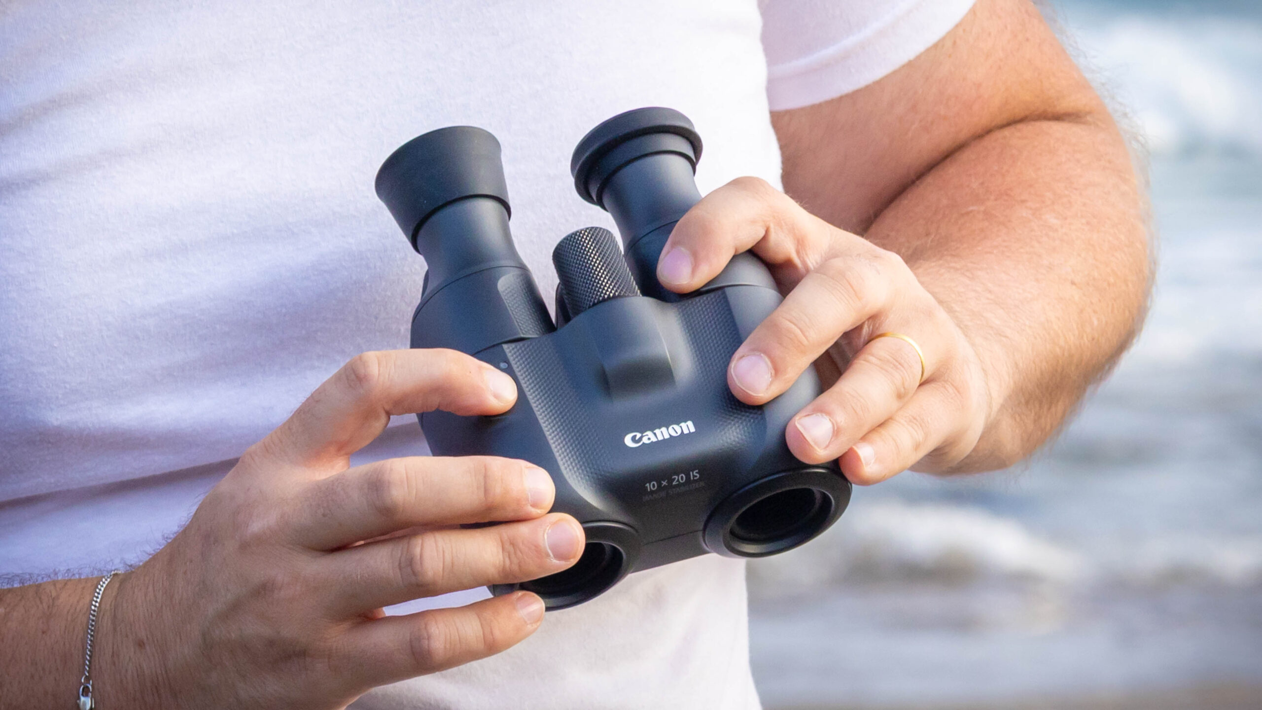 Canon 10x20 IS binocular review: A compact binocular suitable for stargazing