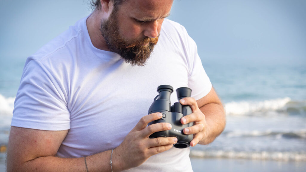 Canon 8x20 IS binocular review