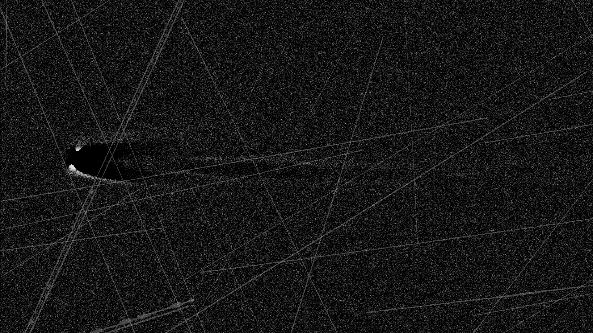 Comet Lemmon photos are plagued by satellite streaks. Here's how amateur astronomers face the problem